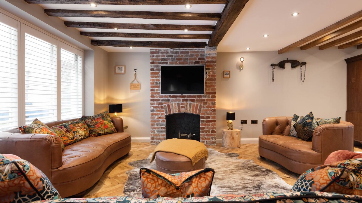 Canterbury House | Crippens, Scrumdiddlyumptious, Historic, Wood Fire,Parking, EV, Dead Center