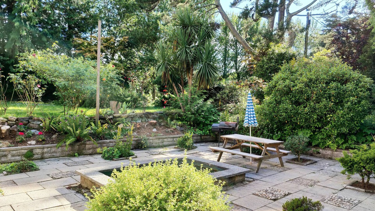 Goonhavern Cottage | Croft Cottage, set in acres of mature gardens