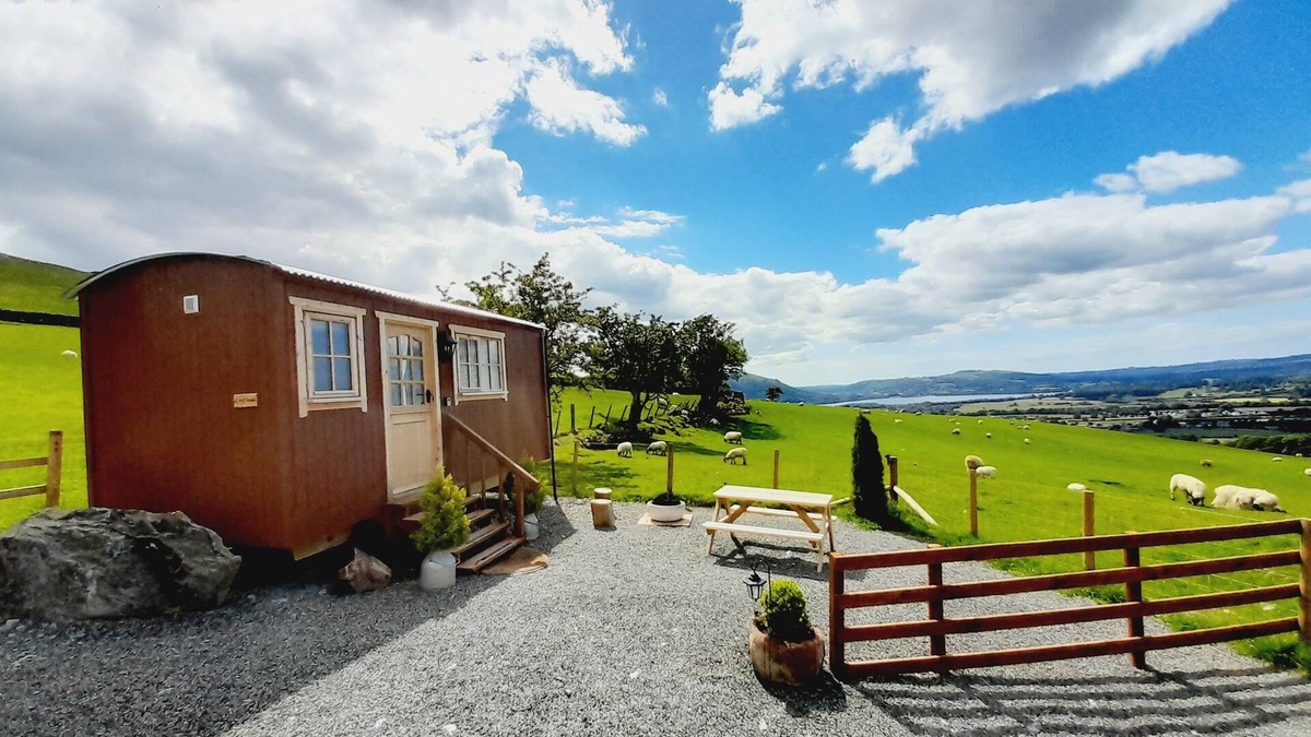 Keswick Cabin | Croft head Shepherd's hut on traditional Lakeland farm