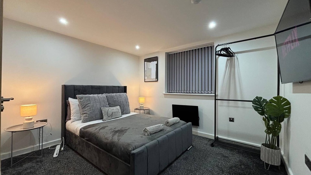 Wolverhampton Apartment | CroftCabin