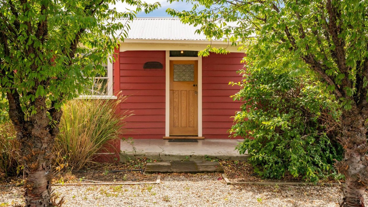 Lowburn House | Cromwell Cutie - Cromwell Holiday Home