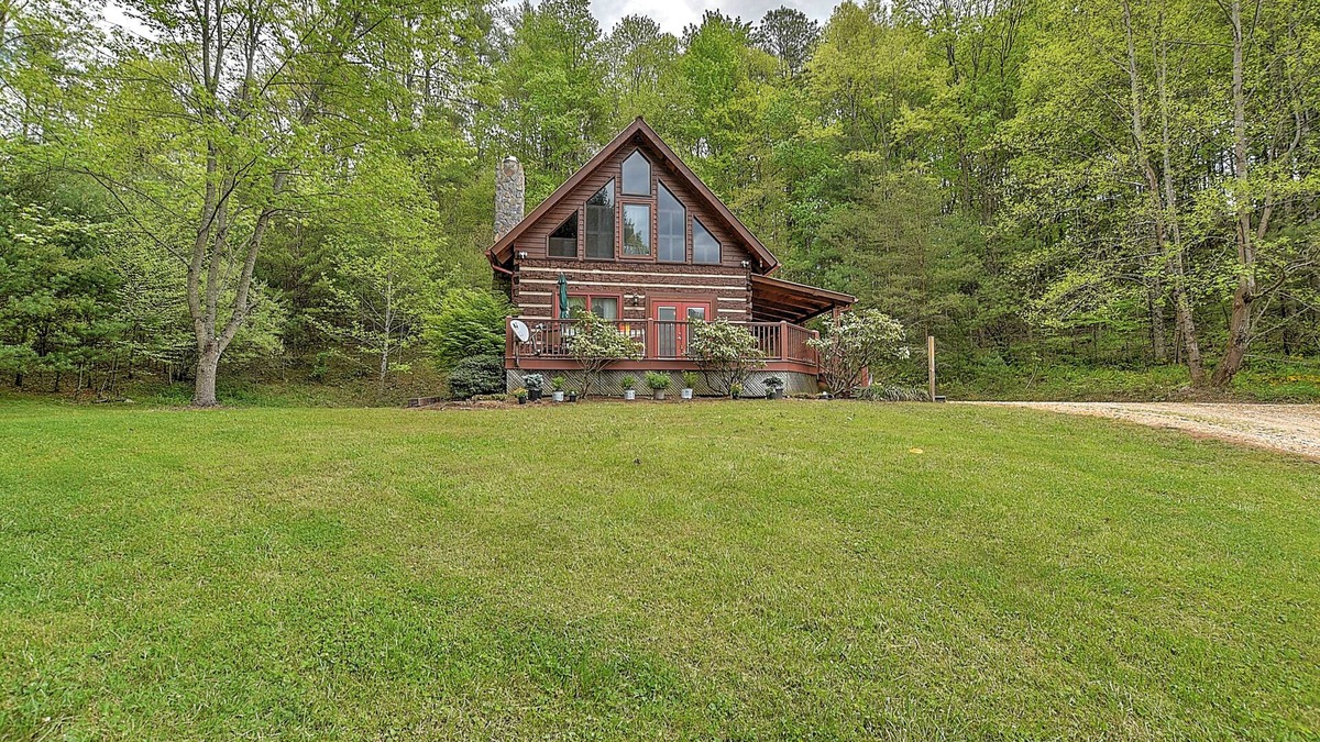 Butler Cabin | Cross Creek Ranch located near Lake Watauga