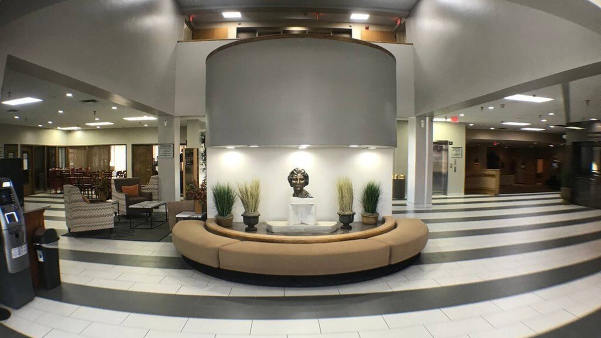 Huron Hotel | Crossroads Hotel at Huron Event Center
