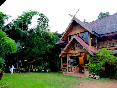 Chong Kham Resort | Crossroads house