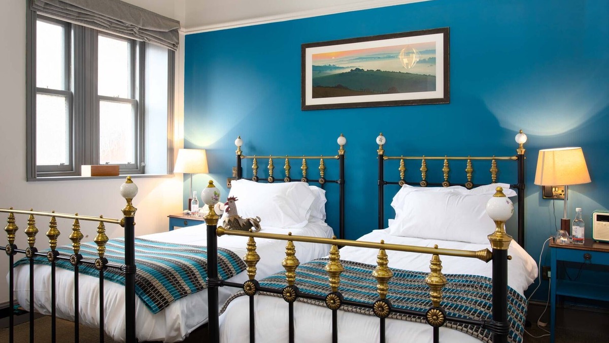 Blandford Saint Mary Hotel | Crown Hotel