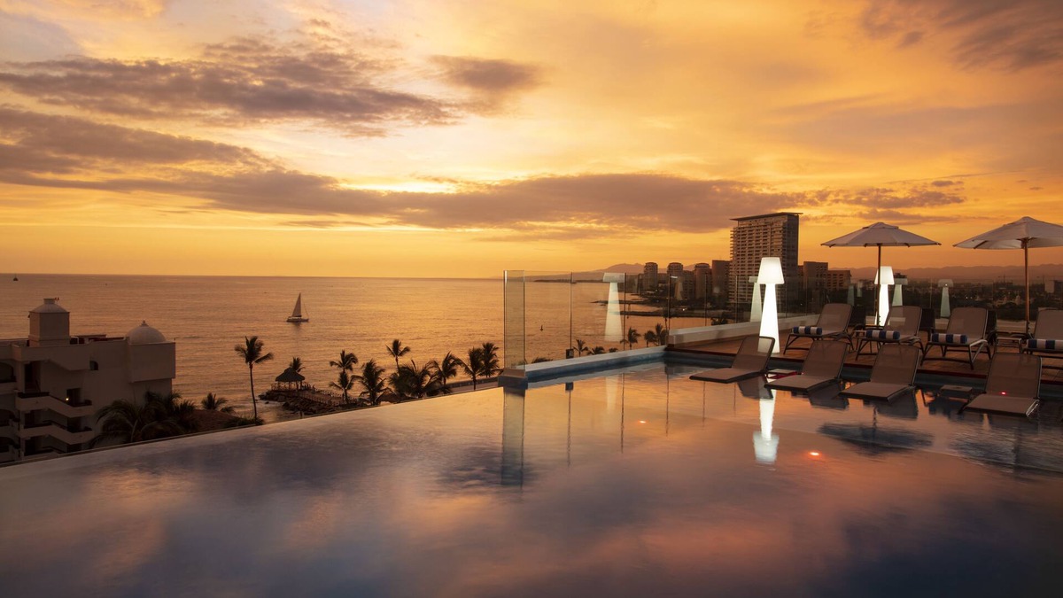 North Hotel Zone Resort | Crown Paradise Golden Puerto Vallarta All Inclusive
