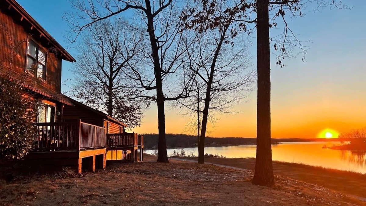 Horseshoe Bend Hotel | Crown Point Resort