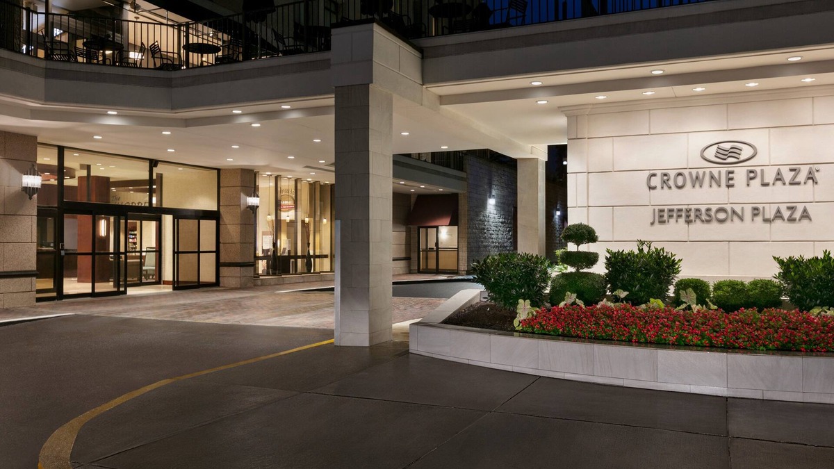 Crystal City Hotel | Crowne Plaza Crystal City-Washington, D.C. by IHG