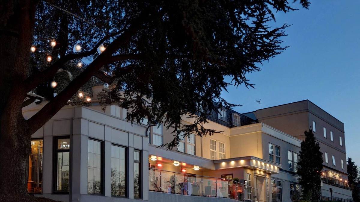 Kegworth Hotel | Crowne Plaza East Midlands Airport by IHG