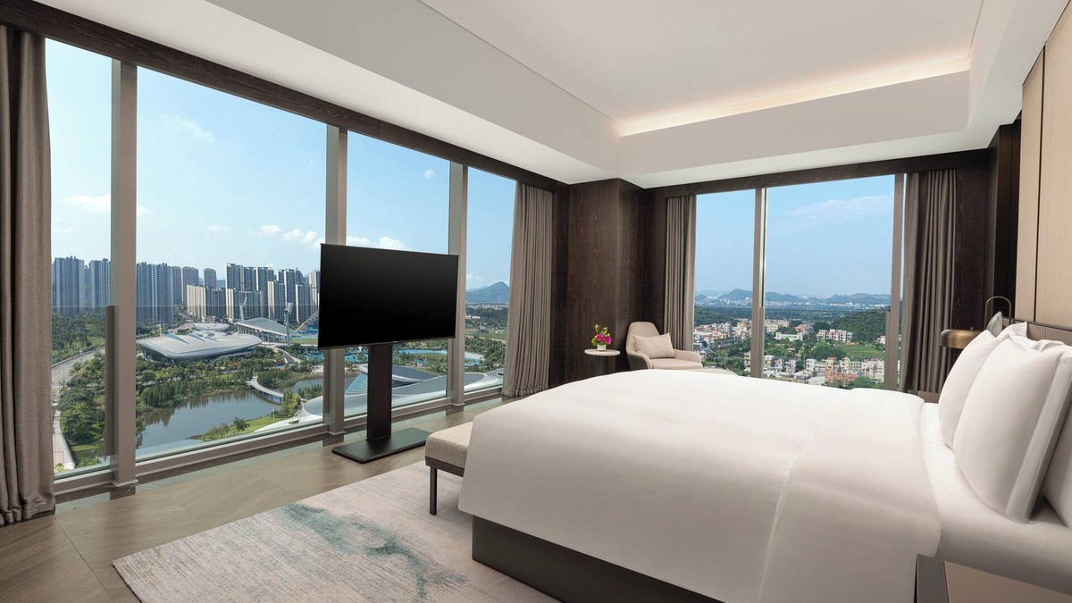 Pengjiang Hotel | Crowne Plaza Jiangmen Binjiang by IHG