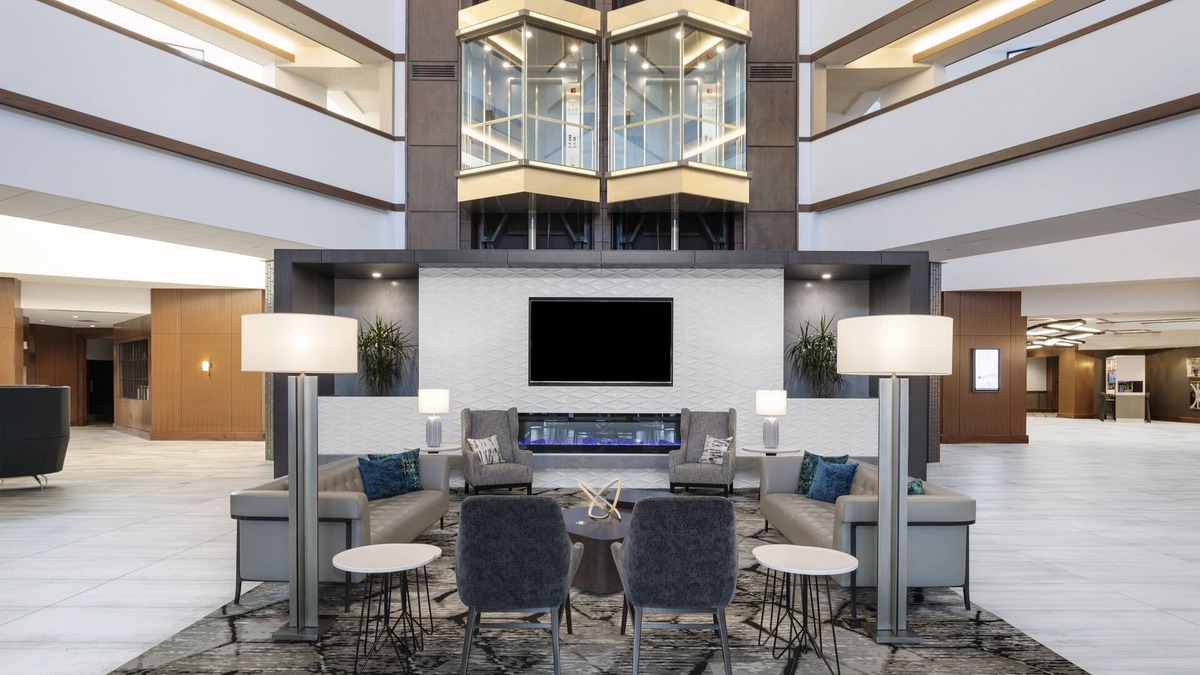 Waverly Hotel | Crowne Plaza Lansing by IHG