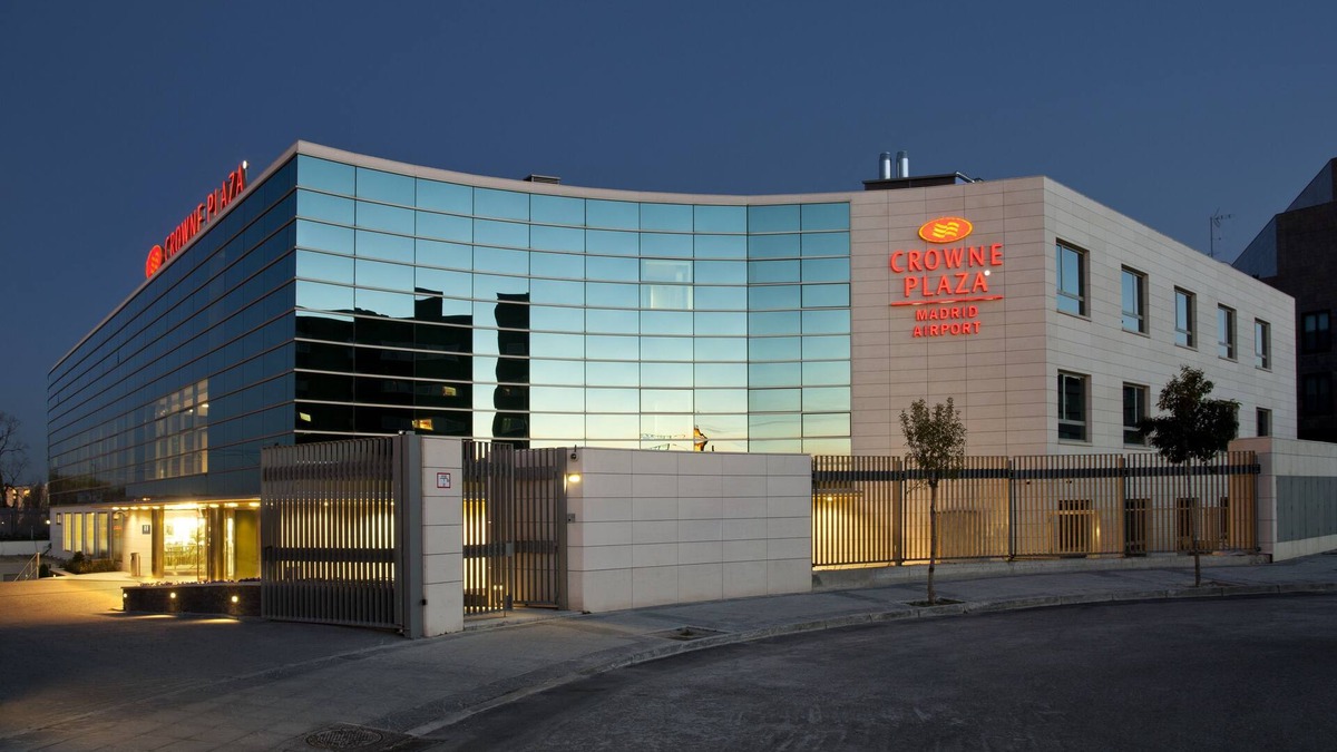 Rejas Hotel | Crowne Plaza Madrid Airport by IHG