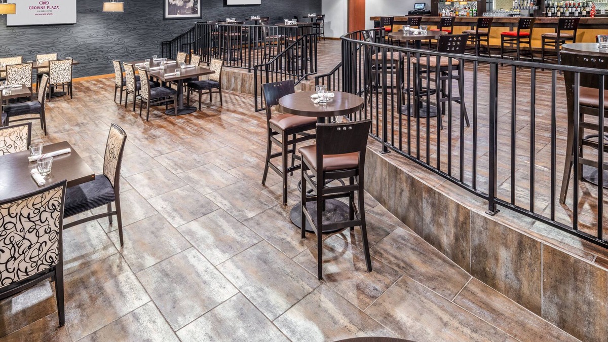 Milwaukee Hotel | Crowne Plaza Milwaukee South by IHG
