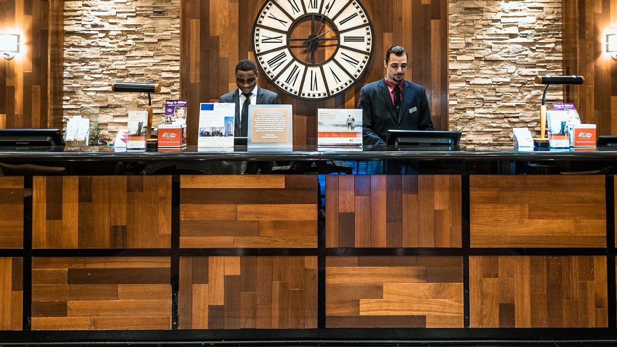 Elizabeth Hotel | Crowne Plaza Newark Airport by IHG