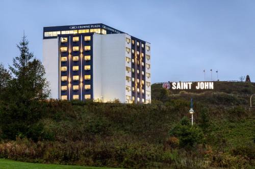 Saint John Hotel | Crowne Plaza Saint John Harbour View by IHG