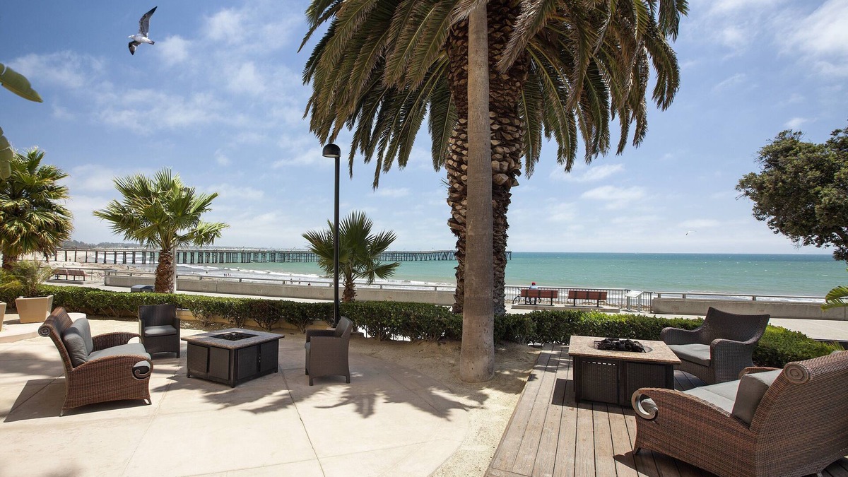 Ventura Hotel | Crowne Plaza Ventura Beach by IHG