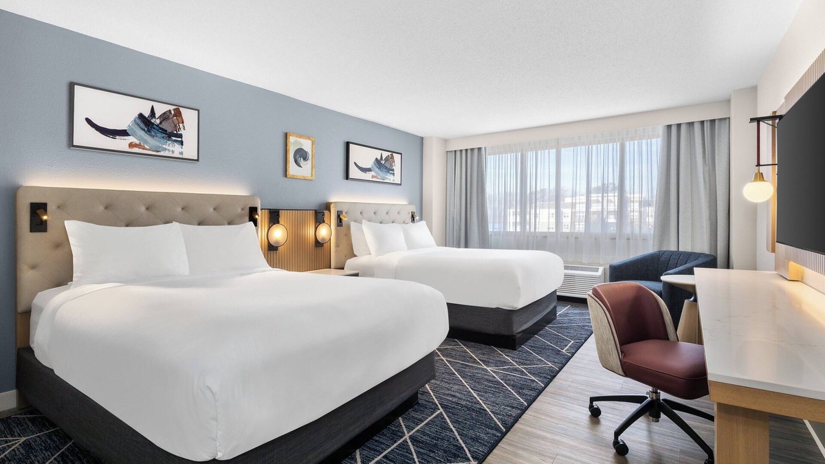 Northwest Hotel | Crowne Plaza Virginia Beach Town Center by IHG