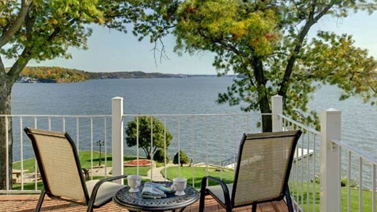 Gravois Mills House | Crownview - Private Point Lake Home with Beautiful Panoramic Water Views 7MM