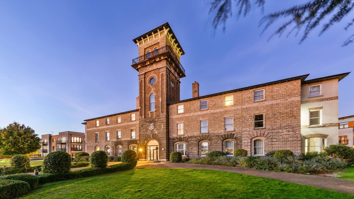 Bensham Manor Apartment | Croydon FBS Hub