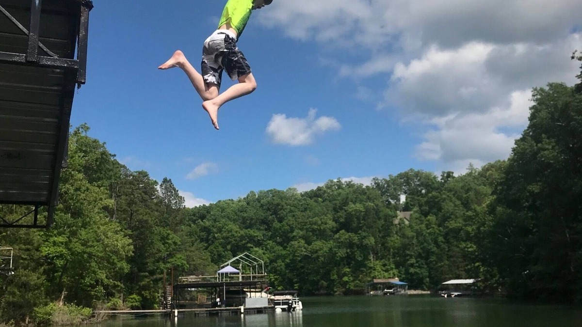 Gainesville House | Crystal Blue Lake House-Private 2-story Dock-Deep H2O, Hot Tub, Pool, Ping Pong