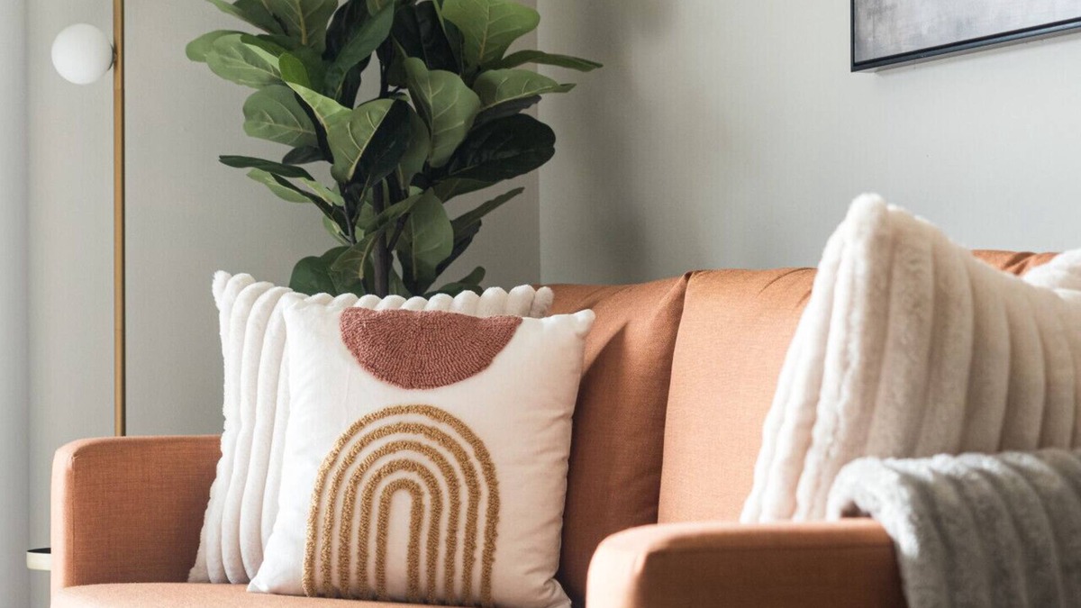 Crystal City Apartment | Crystal City Sleeps 7 Near Metro