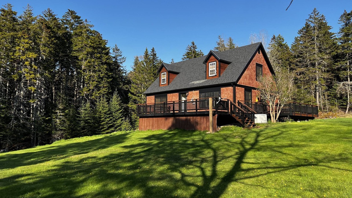 Stonington House | Crystal Cove is a lovely new offering this 2023 season! The home is quietly located in Stonington and has direct ocean access. Follow the Oceanville Road until you reach this lovely property. The house has 4 bedrooms (3 queen rooms and a bunk room)