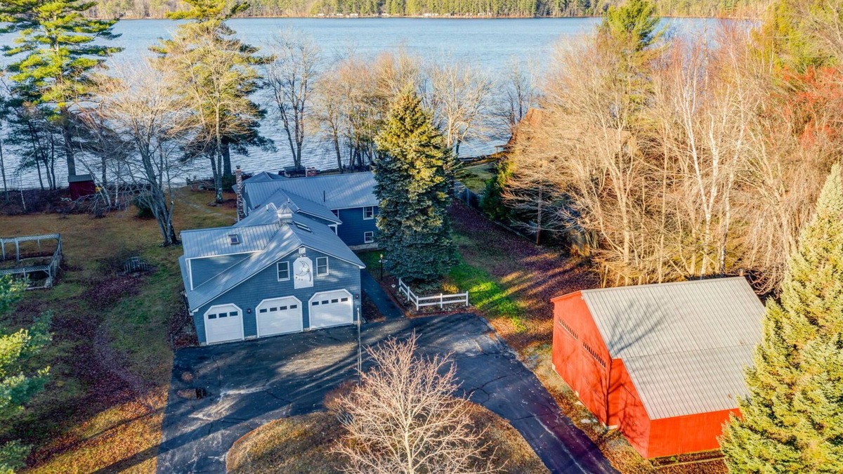 Harrison House | Crystal Lake House W/Private Beach + Lake Access