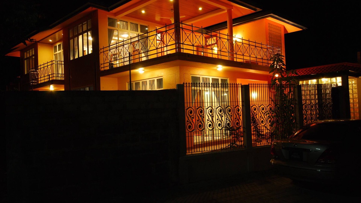Hithadhoo Hotel | Crystal Retreat