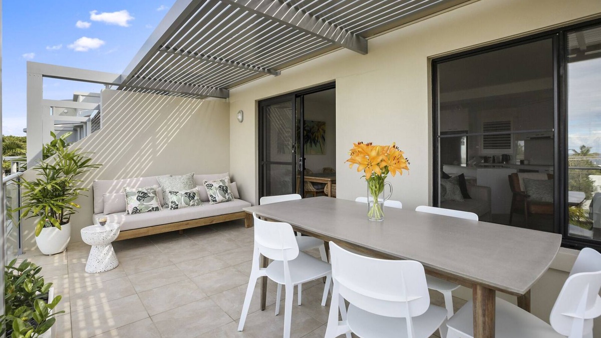 Sunshine Beach Apartment | Crystal Shores Unit 3, 200m from beach, dog friendly