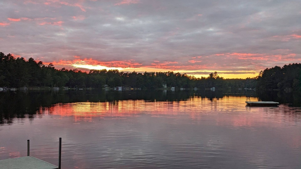 Tomahawk Cottage | Crystal Tree Cottage - A Northwoods Sunset Lake House