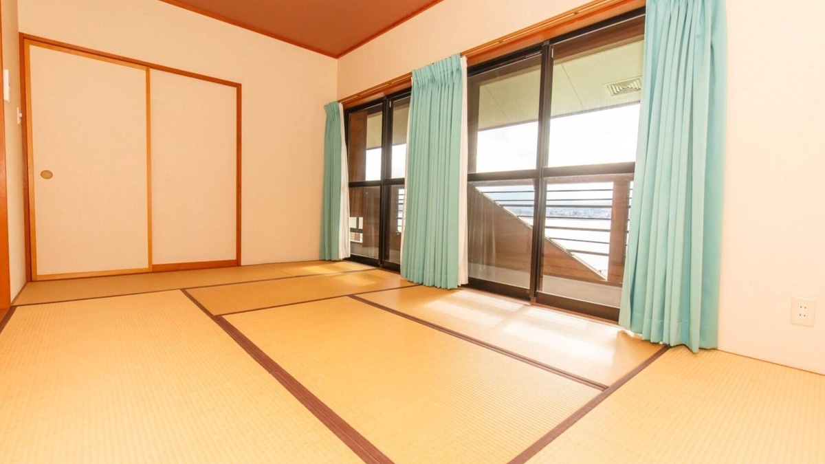 Oishi Cottage | Cshaped cottage for 8 people View of Mt Fuji a/Minamitsuru-gun Yamanashi