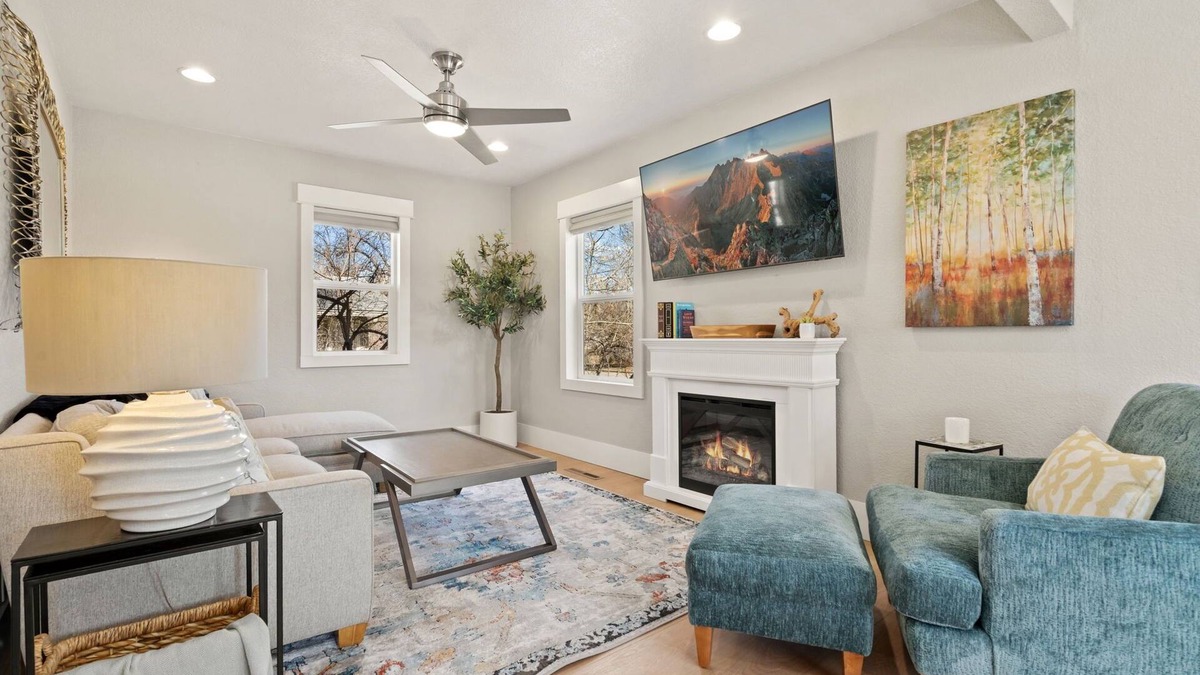University Park House | CSU Hideaway – King Bd, Backyard Oasis, EV Charger