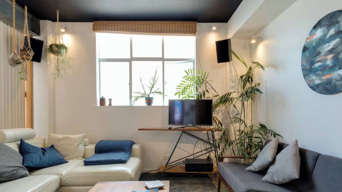 Te Aro Apartment | Cuba Mall Apartment. Perfect short term stay/accommodation.