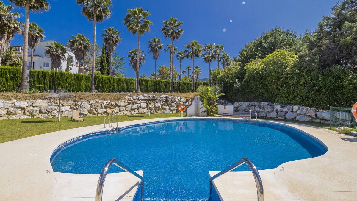 Alhaurin de la Torre Apartment | Cubo's Apartamento Lauro Golf Buganvilla/GOLF/community pool/air conditioning/free wifi