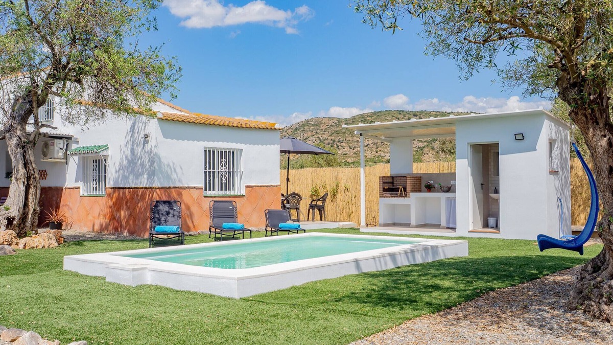 Alhaurin el Grande Cottage | Cubo's Casa Rural La Soleada/private pool/air conditioning/BBQ/free Wi-Fi