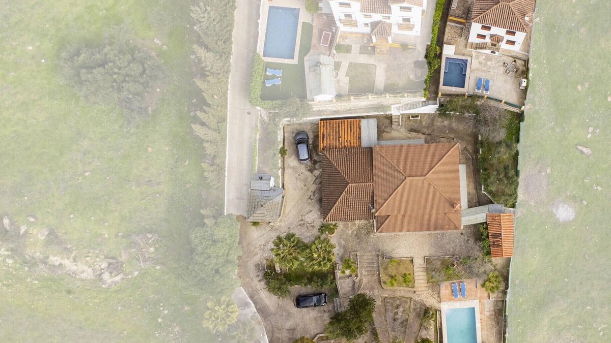 Jimera de Libar Cottage | Cubo's Casa Rural Los Lirios & Albahaca del Libar/private pool/free wifi/views