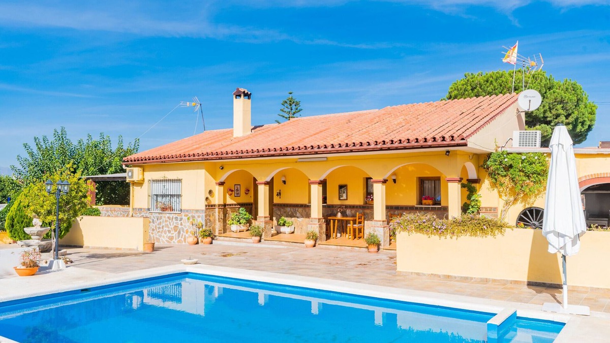 Pinos de Alhaurin Cottage | Cubo's Finca Las Cuatro Lunas