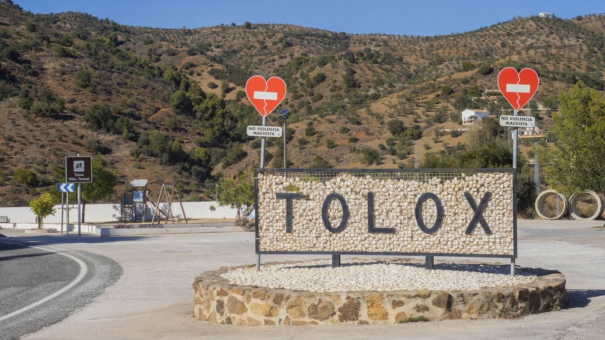 Tolox Bed & Breakfast | Cubo's Hostal La Plaza Room 201 with Breakfast