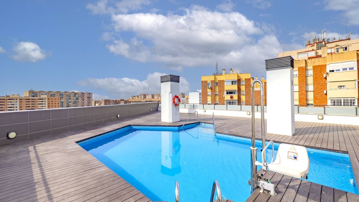 Cruz de Humilladero Apartment | Cubo's La Union Apartment Pool Optional Parking/urban/air conditioning/free wifi