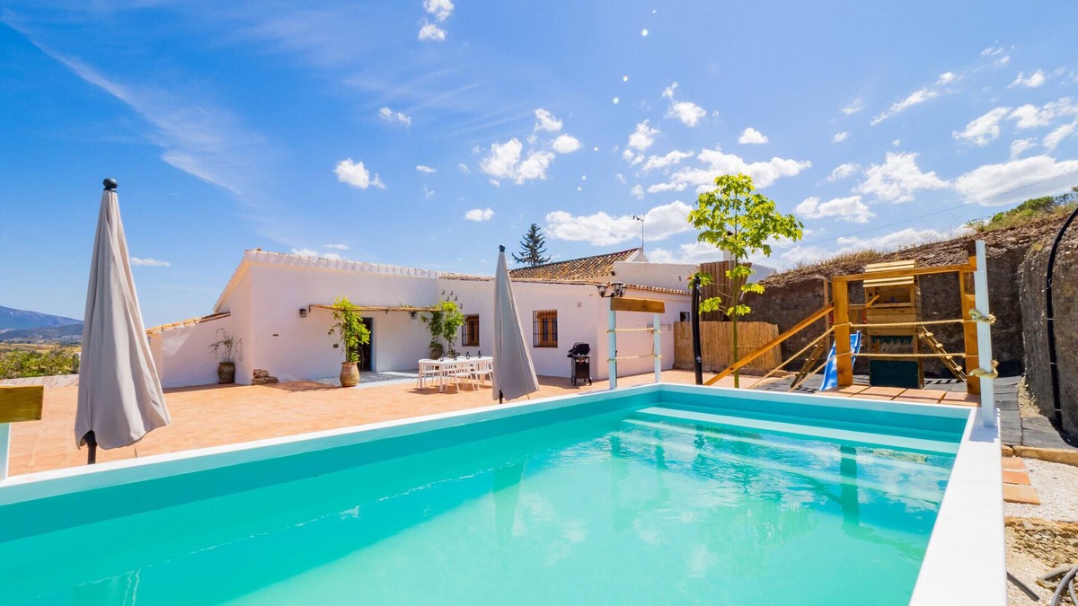 Coin Cottage | Cubo's View Mountain El Ventorrillo House/playground/air conditioning/private pool