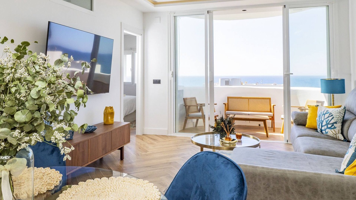 Calahonda Apartment | Cubo's Vistalmar Calahonda Apartment/beach access/terrace/communal pool/free wifi