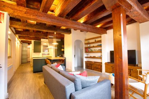 Old Town Apartment | Cuencaloft Vigas del Sire