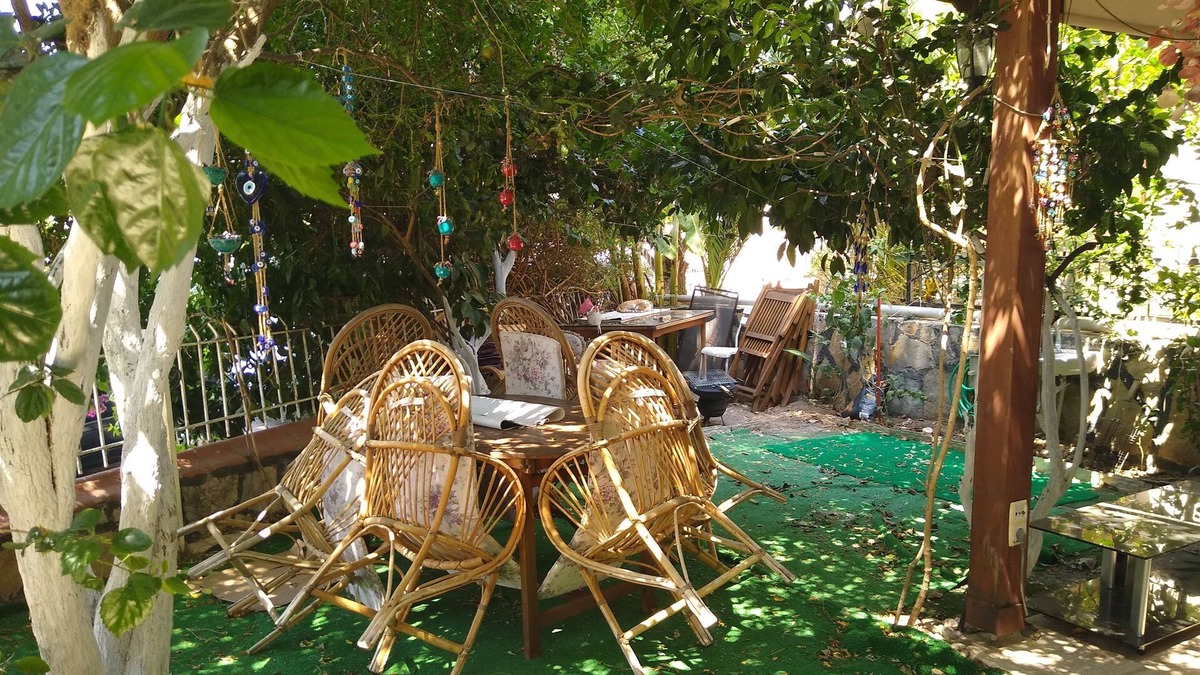 Ozdere House | Cukuralti Plajina 50m, Mustakil Girişli ve Bahçeli, 3+1 Full Eşyalı Daire