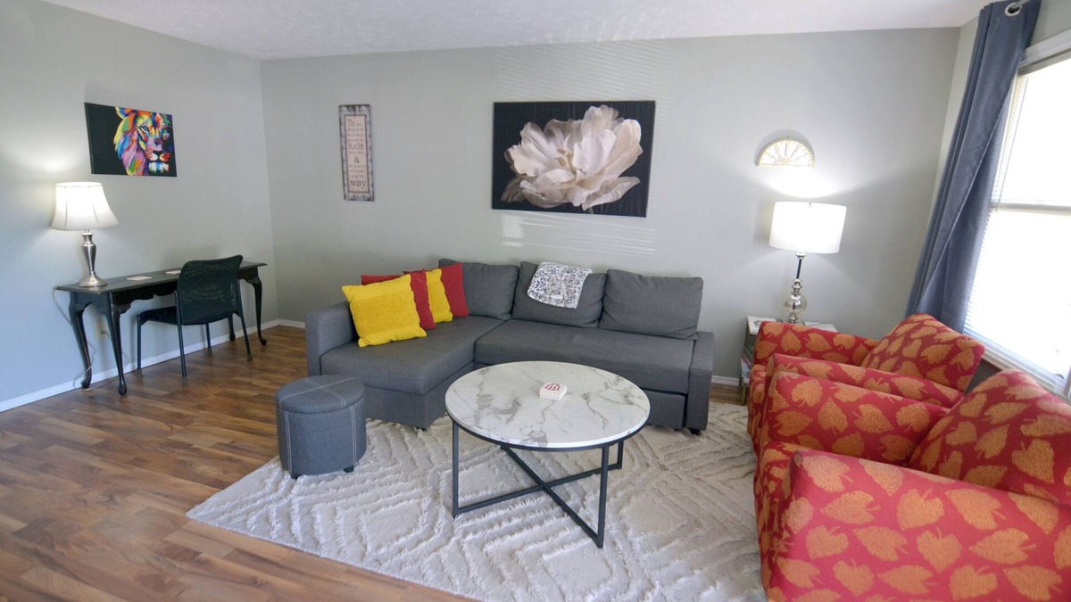 Bloomington House | Cul-de-Sac Condo