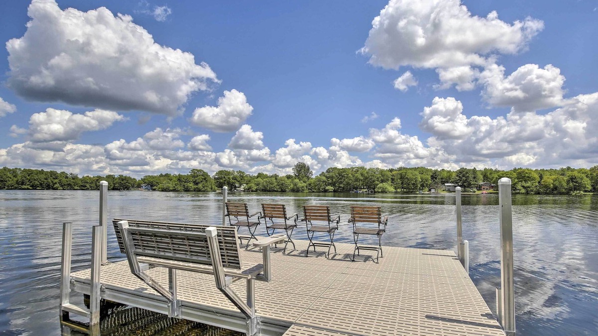 Cumberland House | 'Cumberland Retreat' w/Lakefront Yard & Dock