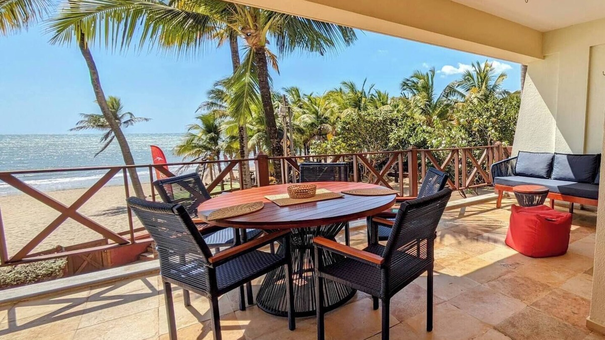 Cumbuco Apartment | Cumbuco Penthouse Oceanview Beachfront 2-bedroom apartment with AC, WiFi