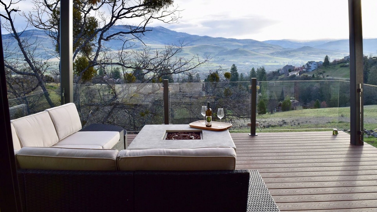 Ashland House | Custom Ashland Home with Fantastic Mountain Views