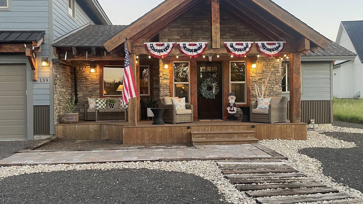 Fir Grove Estates House | Custom Built Cabin/House Surrounded by Gorgeous Views in Serene Donnelly