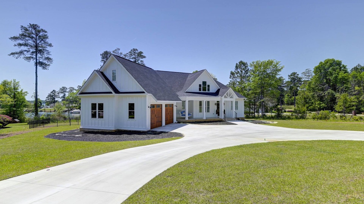 Irmo Other | Custom built lake house on Lake Murray with New pool and hot tub!