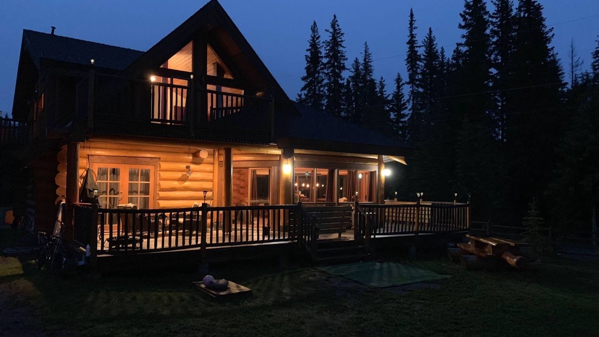 Logan Lake House | Custom built log home surrounded by lakes